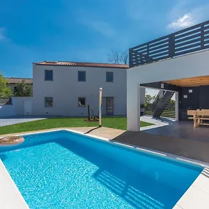 https://villa-barbella.in-istria.net