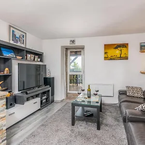 https://stone-house-knez.primorje-gorskikotar.com